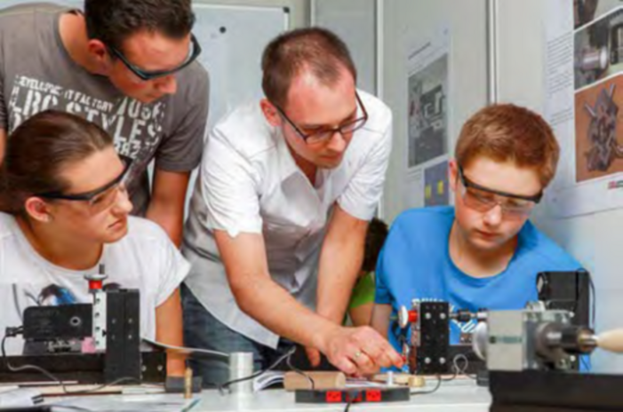 Makerspace for metall working with high precision models