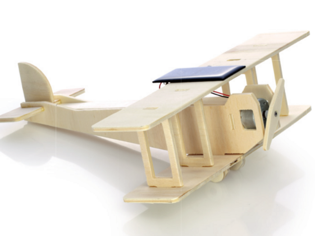 [Translate to English:] Flugzeugmodell aus Holz